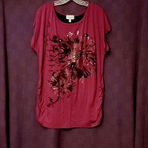 Sz 1X maroon top with sparkles dusting the arty design